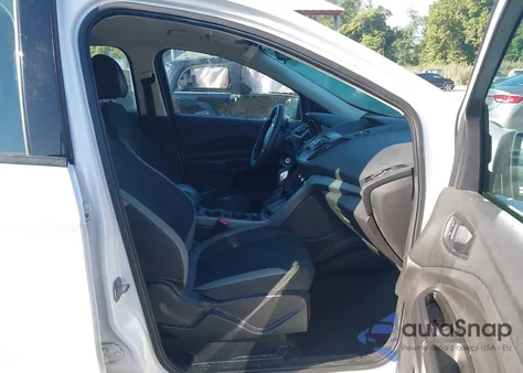 2014 Ford Escape S z USA, uszkodzony, nr VIN 1FMCU0F75EUE07670